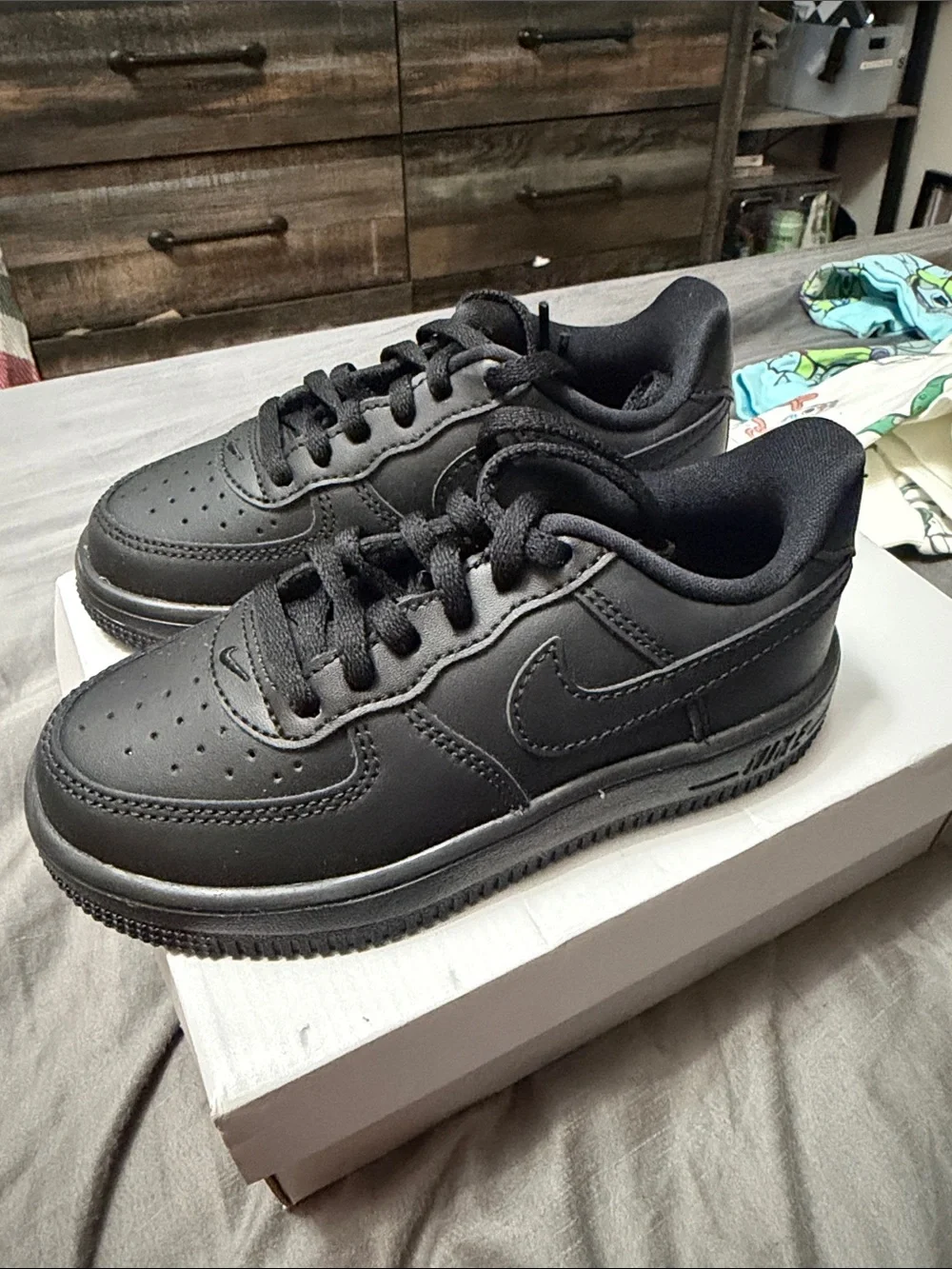 Nike force 1 low lace  11.5 C